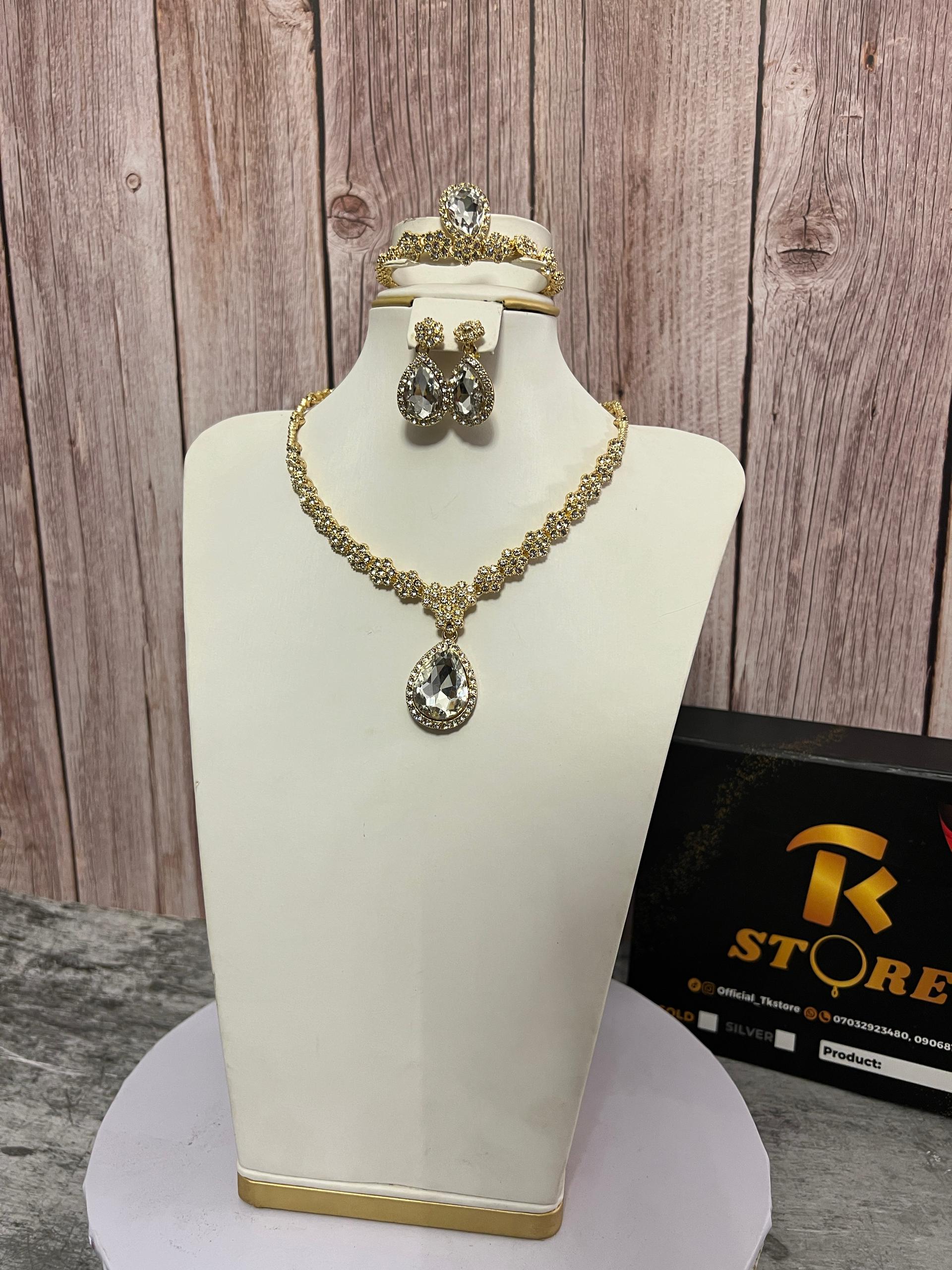 Precious stone jewelry set